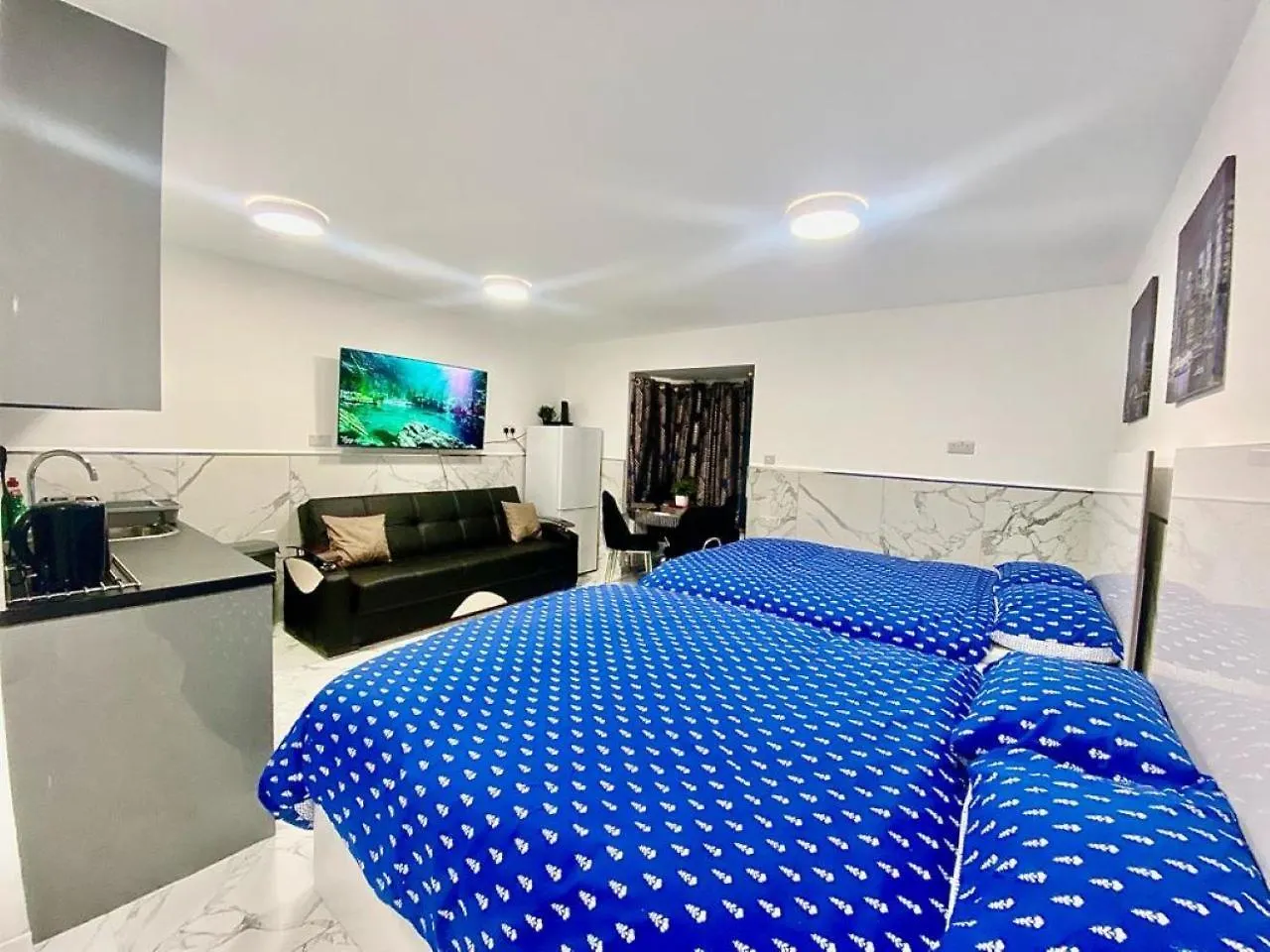 The Royal Boutique Studio By Heathrow Sleep 4 Appartement Hayes  0*, Hayes (Greater London) Verenigd Koninkrijk