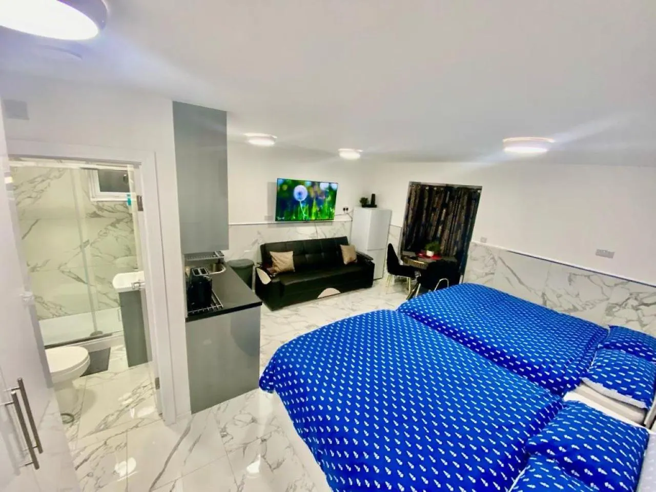 The Royal Boutique Studio By Heathrow Sleep 4 Appartement Hayes  Verenigd Koninkrijk