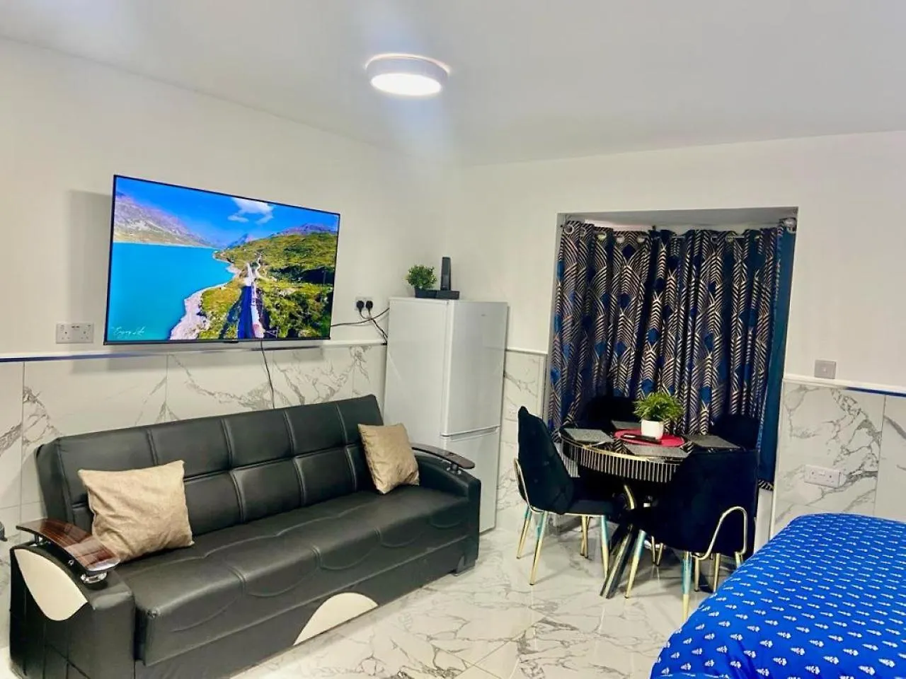 The Royal Boutique Studio By Heathrow Sleep 4 Appartement Hayes